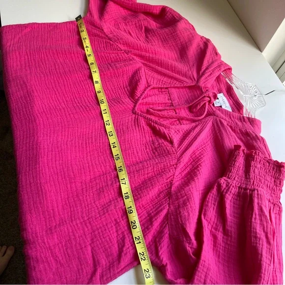 Evereve Eleanor Peasant Slubbed Cotton Gauze Smocked V Neck Blouse Pink Medium - Picture 7 of 9